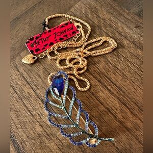 Betsey Johnson Blue crystal Gold tone Feather Brooch/Necklace NWT‎
